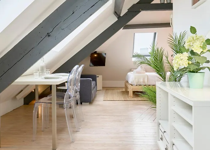 Mansarde A Deux Pas De La Citadelle * ليل