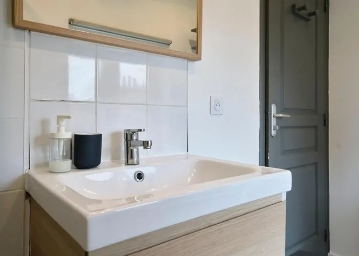 Mansarde A Deux Pas De La Citadelle * ليل